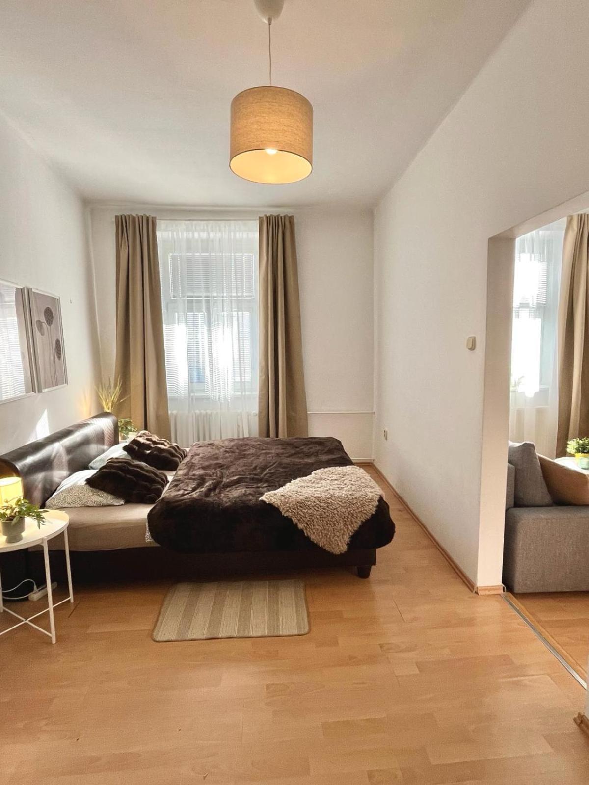 Apartment Caroline - Old Town, Ac Bratislava Exterior foto